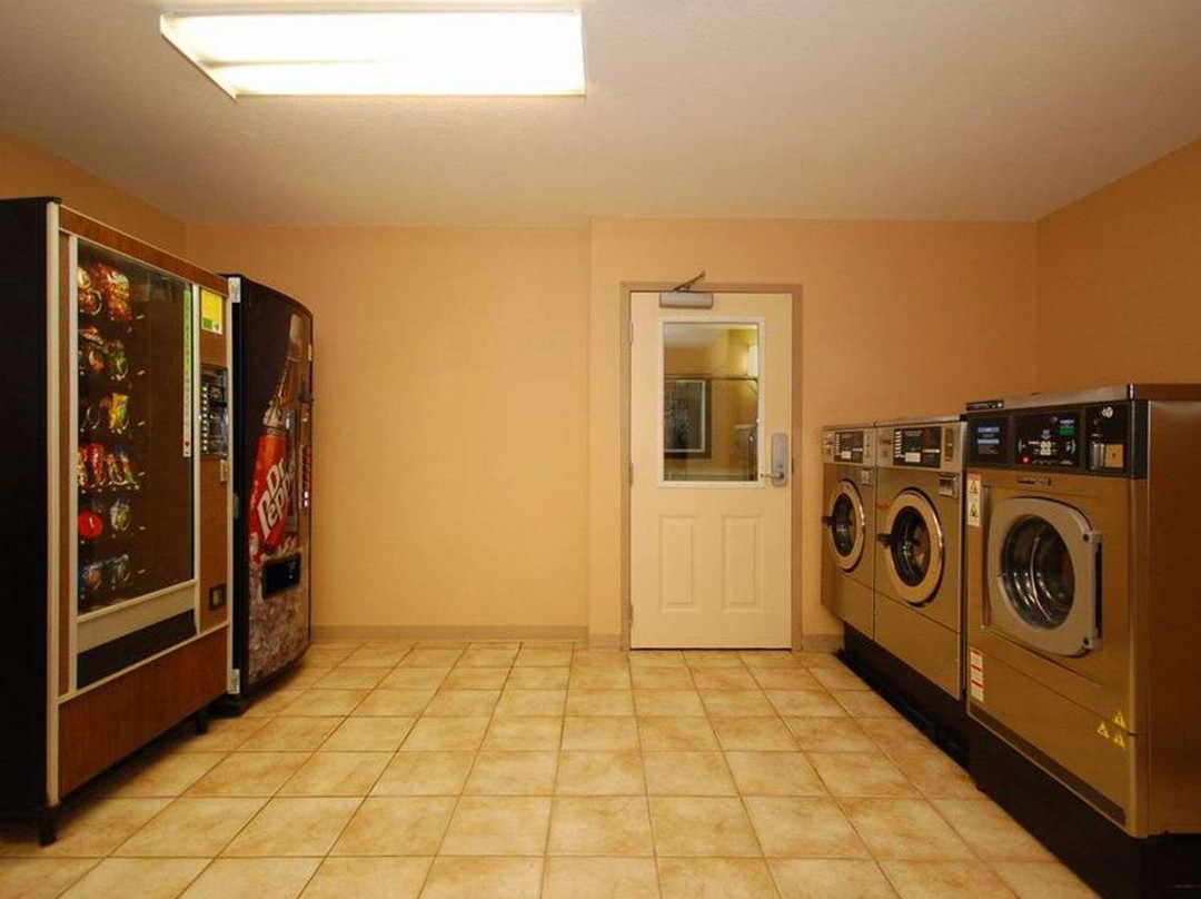 Suburban Extended Stay Hotel主图