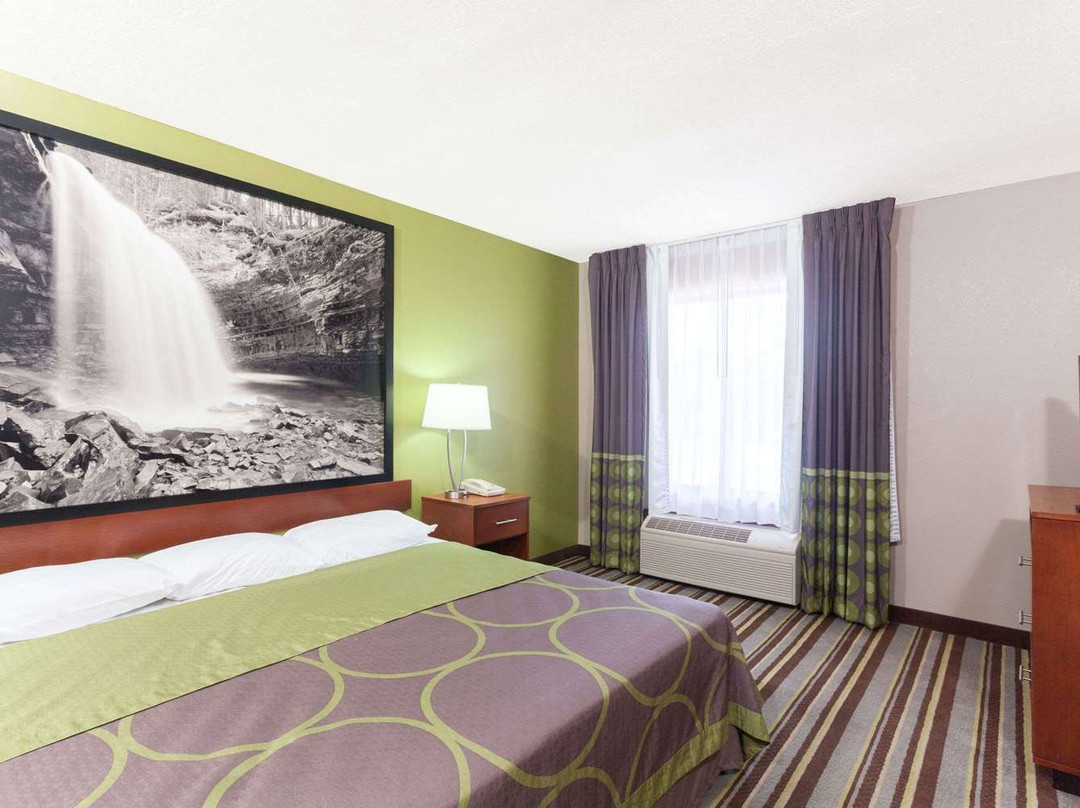 Super 8 by Wyndham Clarksville Northeast主图