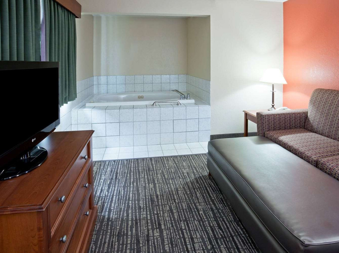 AmericInn by Wyndham Alexandria主图