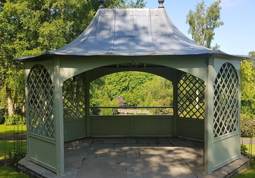 皇室温泉酒店主图