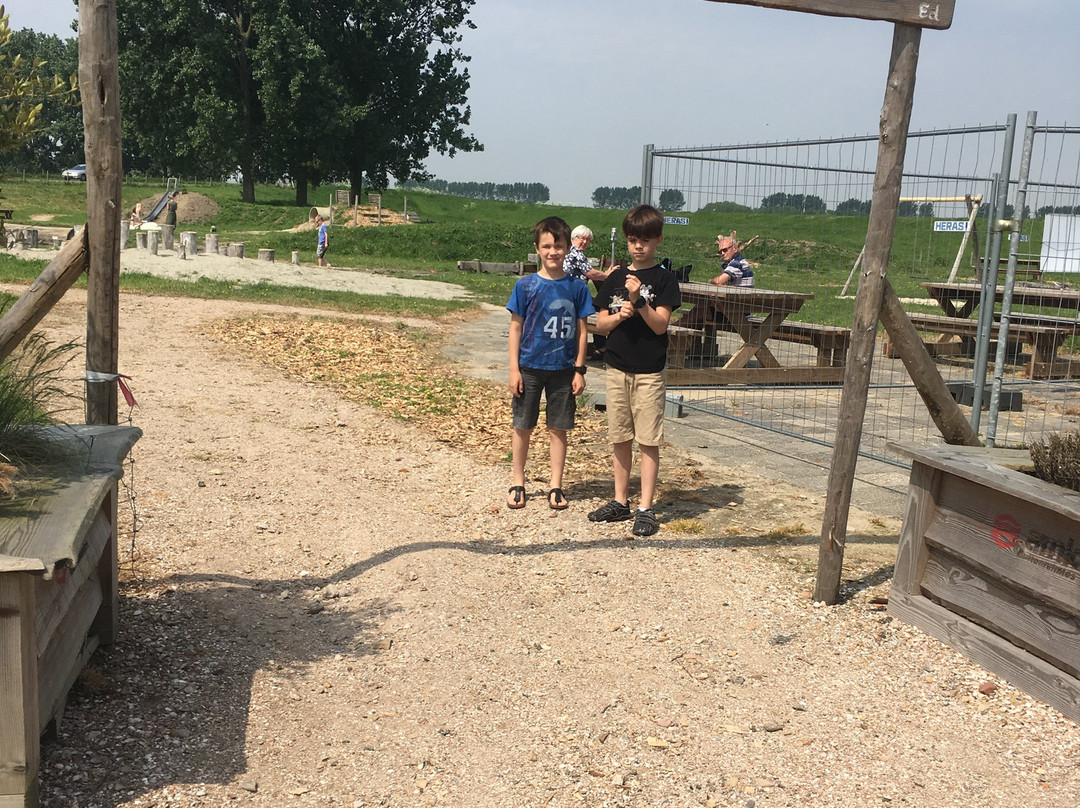 Natuurspeelplaats Bûûtenplaets-Ooltgensplaat必去景点