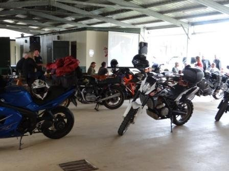 Hivesville Hotel主图