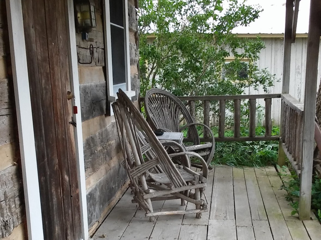 Log Cabin Guest House主图