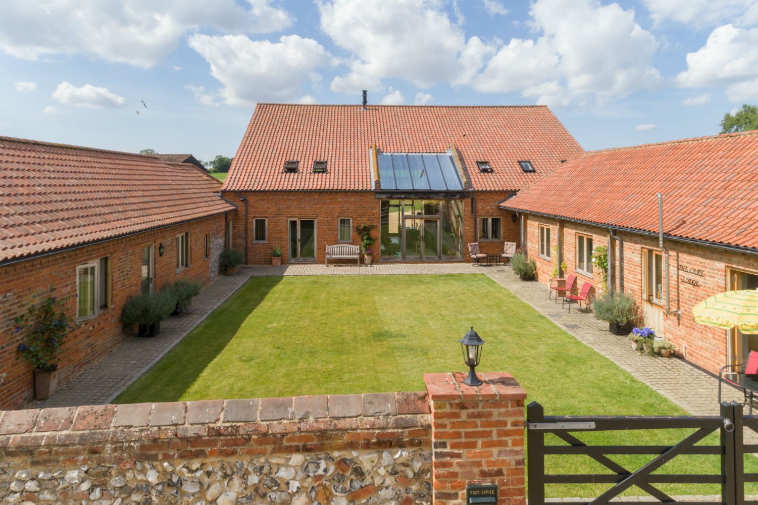 West Heath Barn-官方