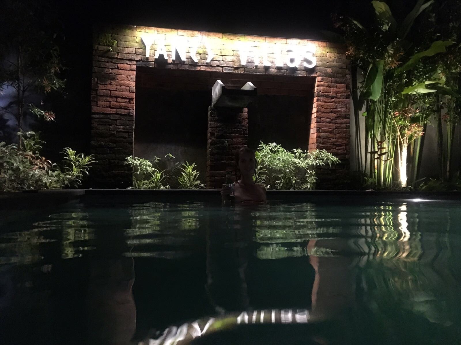Yana Villas Kemenuh by Pramana Villas-泳池