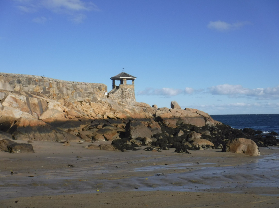 Front Beach景点图片