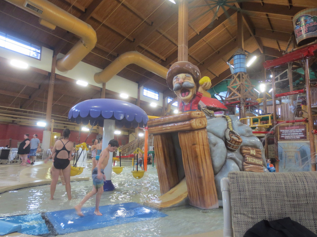 Klondike Kavern Waterpark景点图片