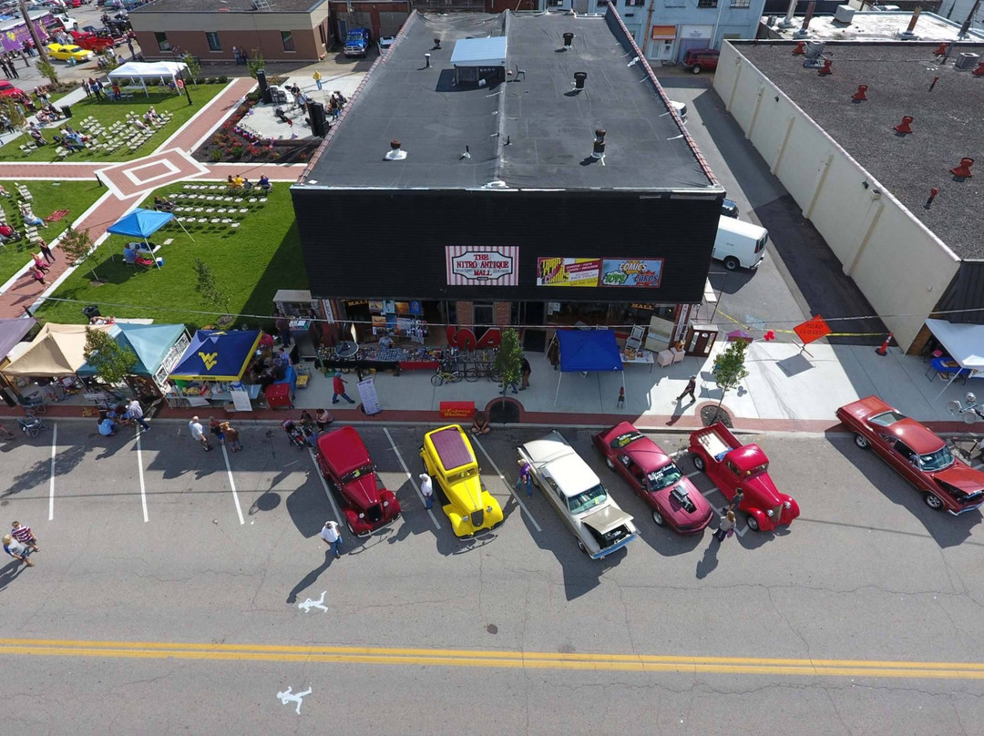 The Nitro Antique Mall-Nitro必去景点