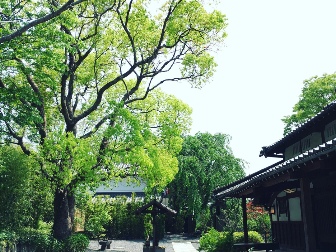 乌布苏纳娜娜之乡多米莫托传统日式旅馆