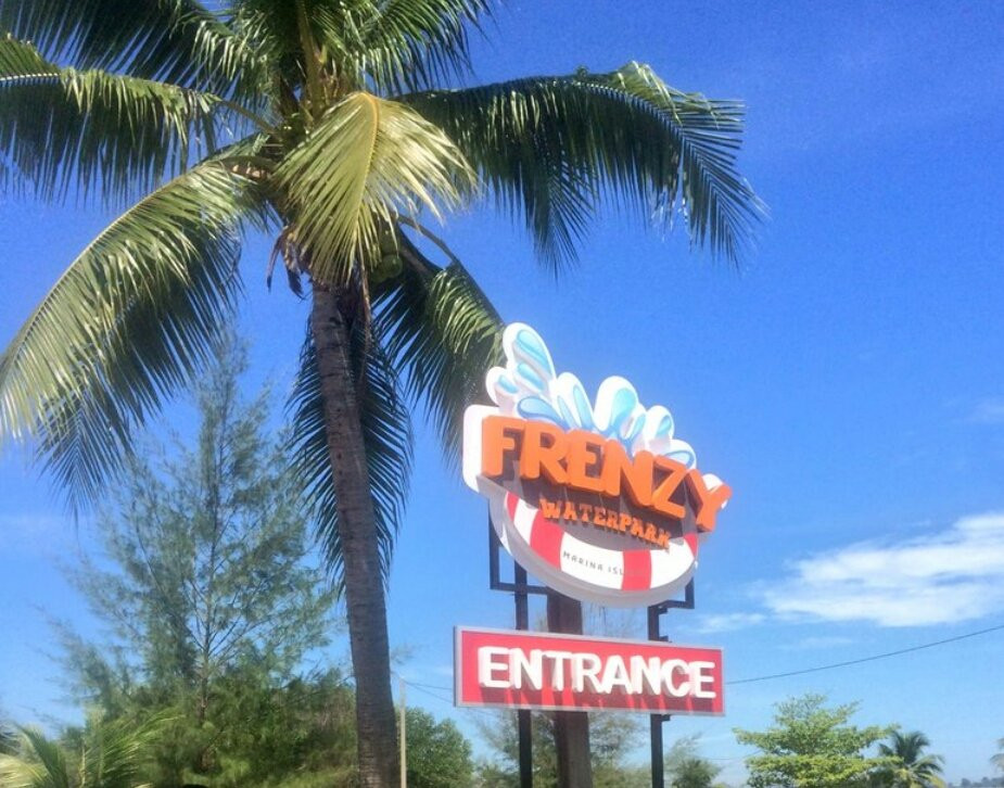 Frenzy Water Park-红土坎必去景点