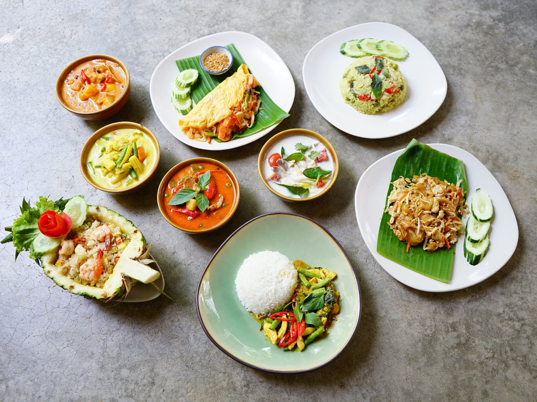 TOH-KIN-KAO by Maenam Resort
