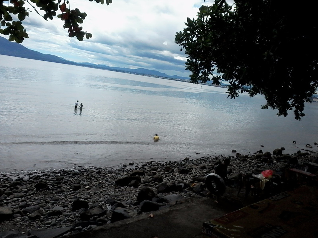 Malalayang Beach景点图片