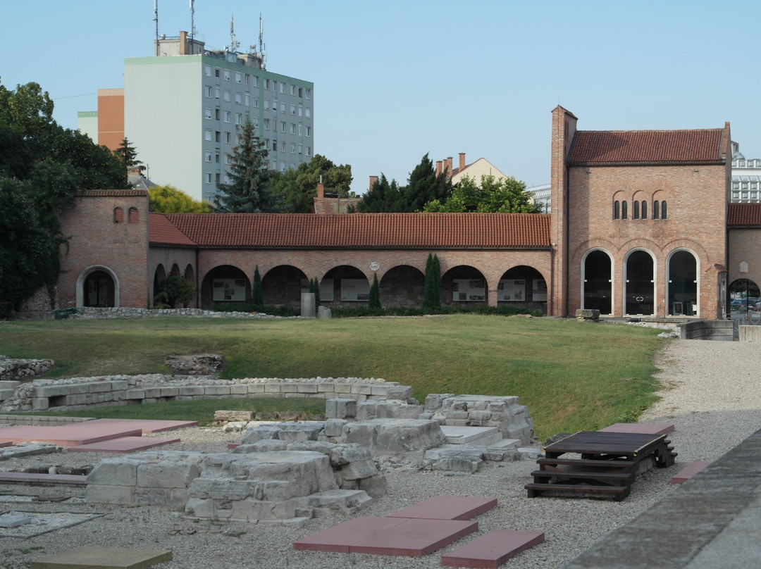 Koronázó Square景点图片