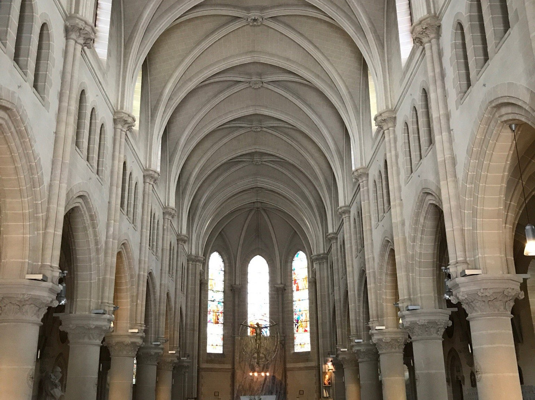 Eglise Saint-Antoine de Padoue Le Chesnay景点图片