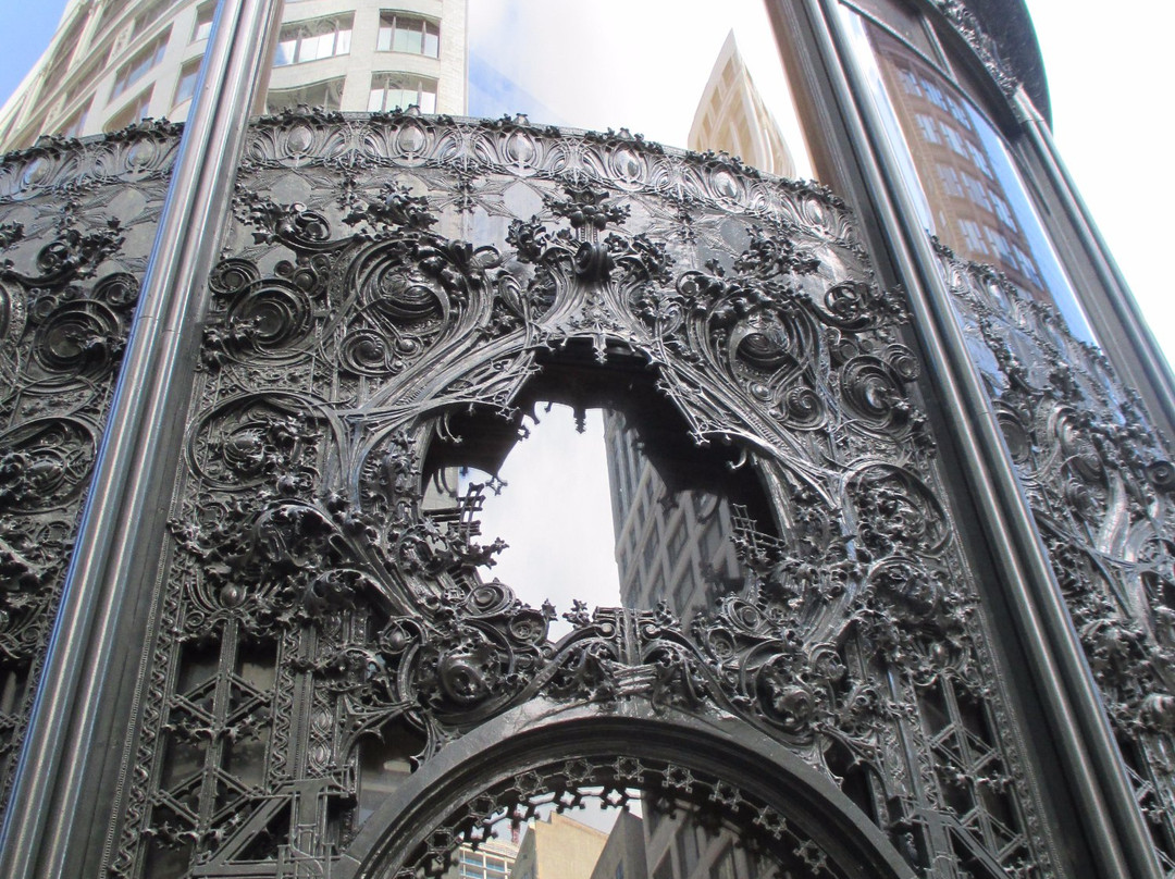 Sullivan Center-芝加哥必去景点