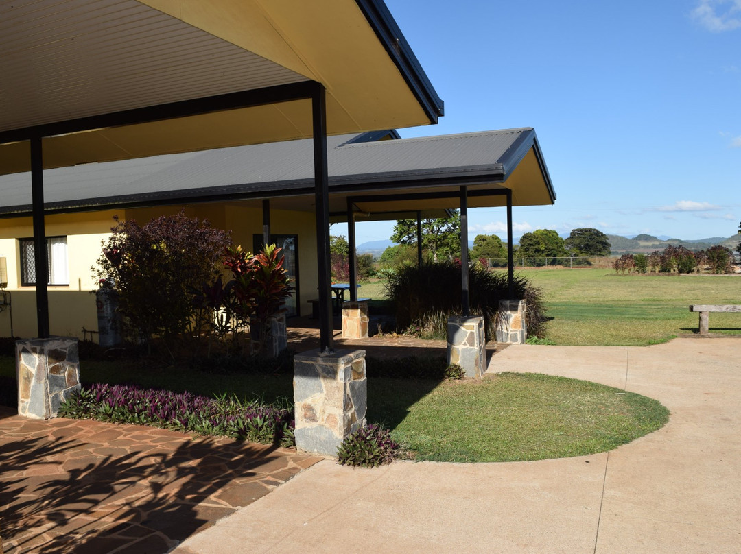 马里巴酒店住宿-阿瑟顿假日公园