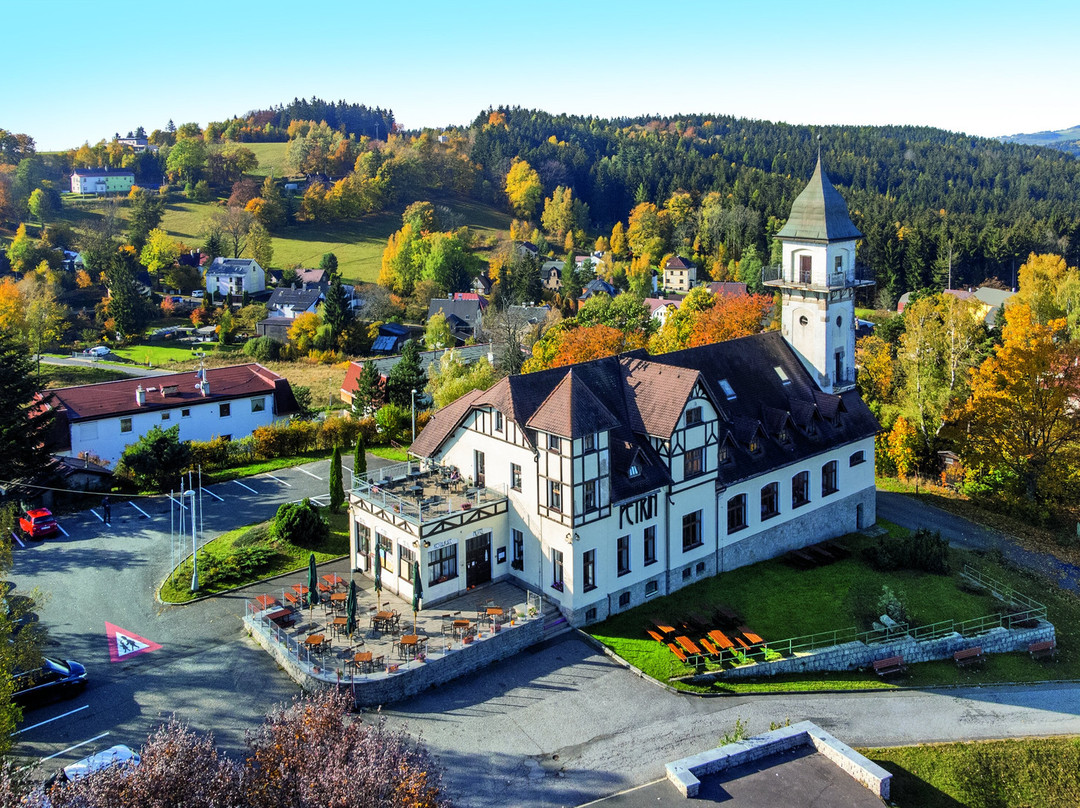 Jablonec nad Nisou酒店住宿-Hotel Petrin