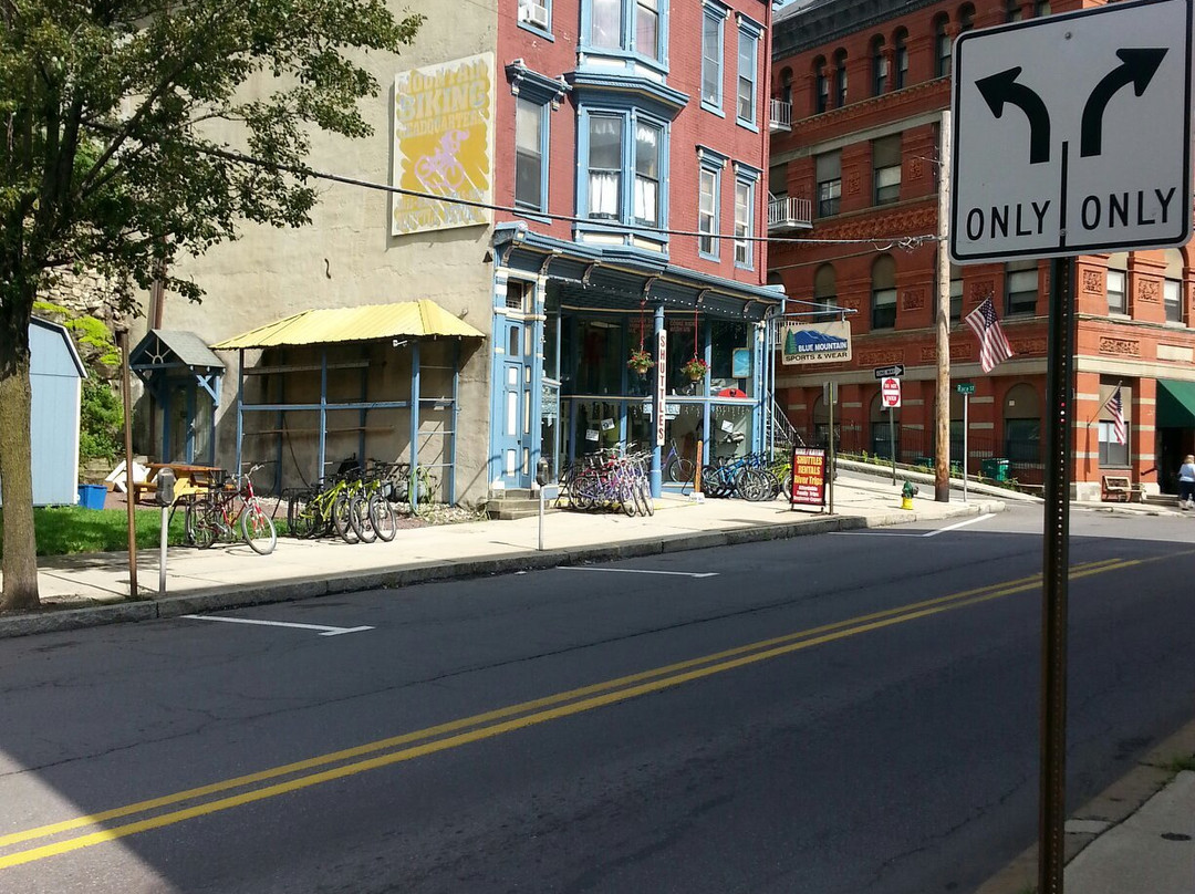 Blue Mountain Sports & Wear-吉姆索普必去景点