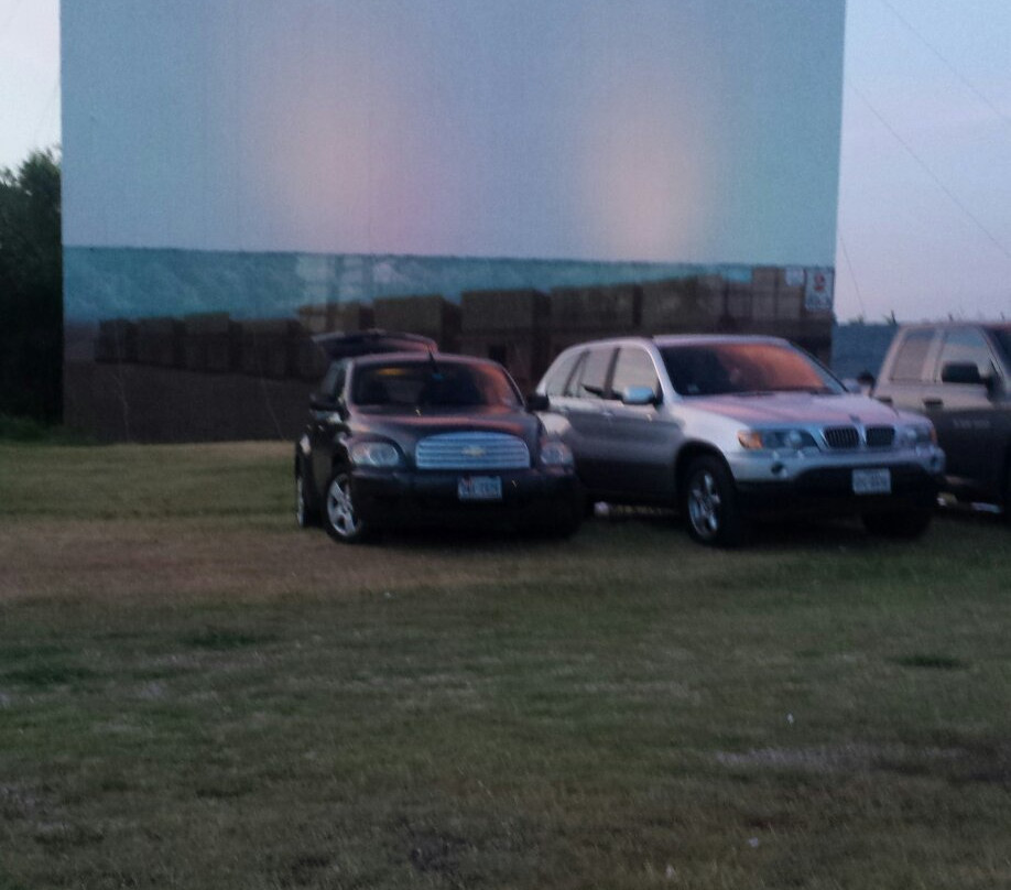 Galaxy Drive-in Movie Theatre-恩尼斯必去景点