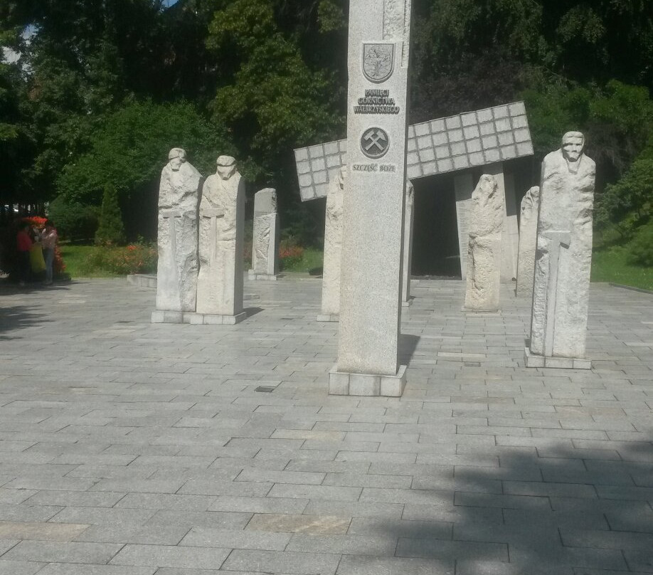 Monument to the Memory of Walbrzych Mining-Walbrzych必去景点