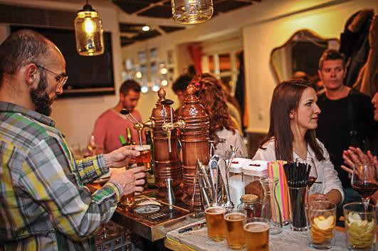 Zarauz Snow Bar-哈卡必去景点