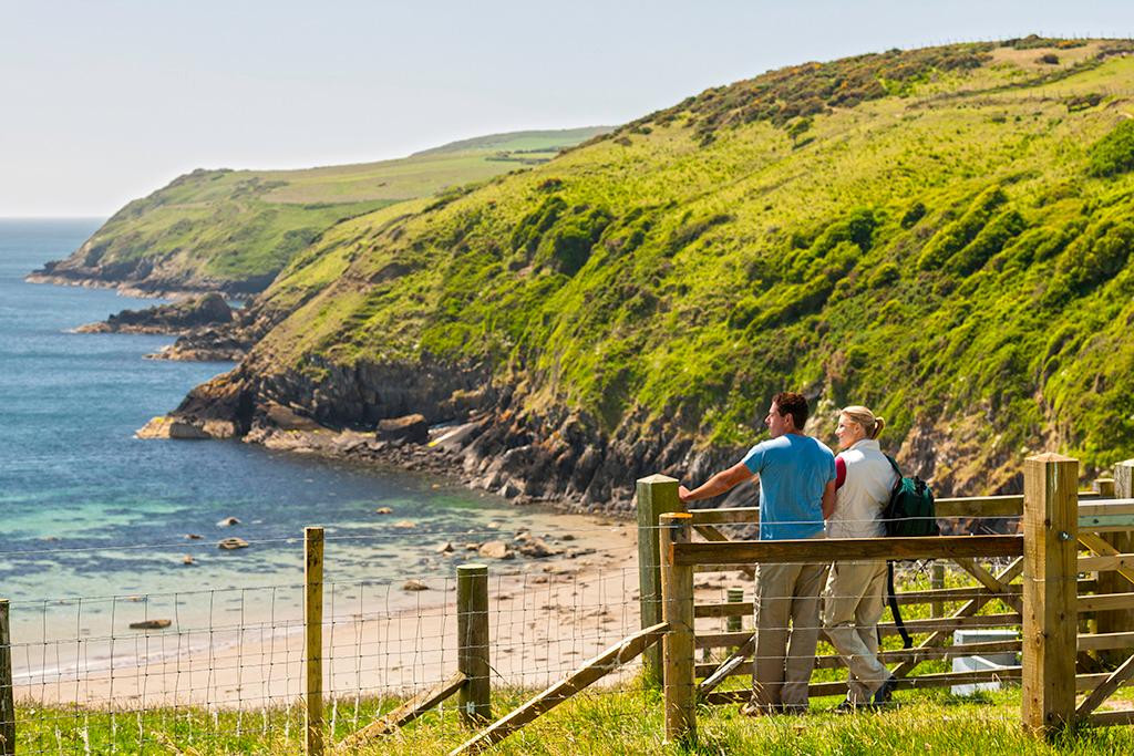 Edge of Wales Walk景点图片