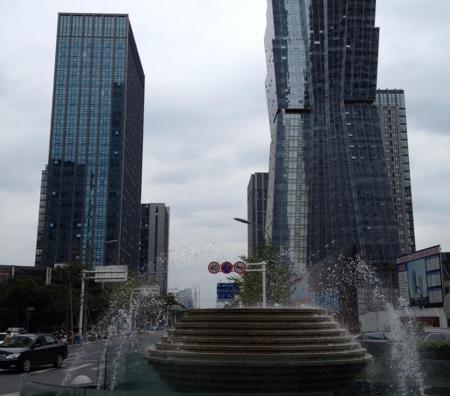 世茂皇冠假日酒店主图