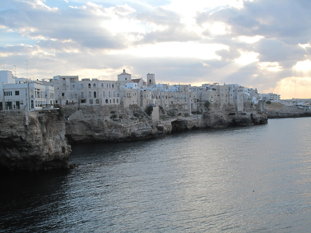 Centro Storico di Polignano a Mare-波利尼亚诺阿马雷必去景点