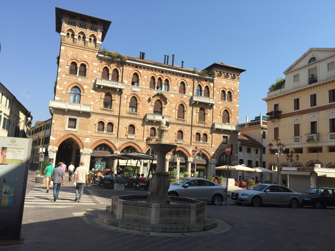 Piazza San Vito-特雷维索必去景点