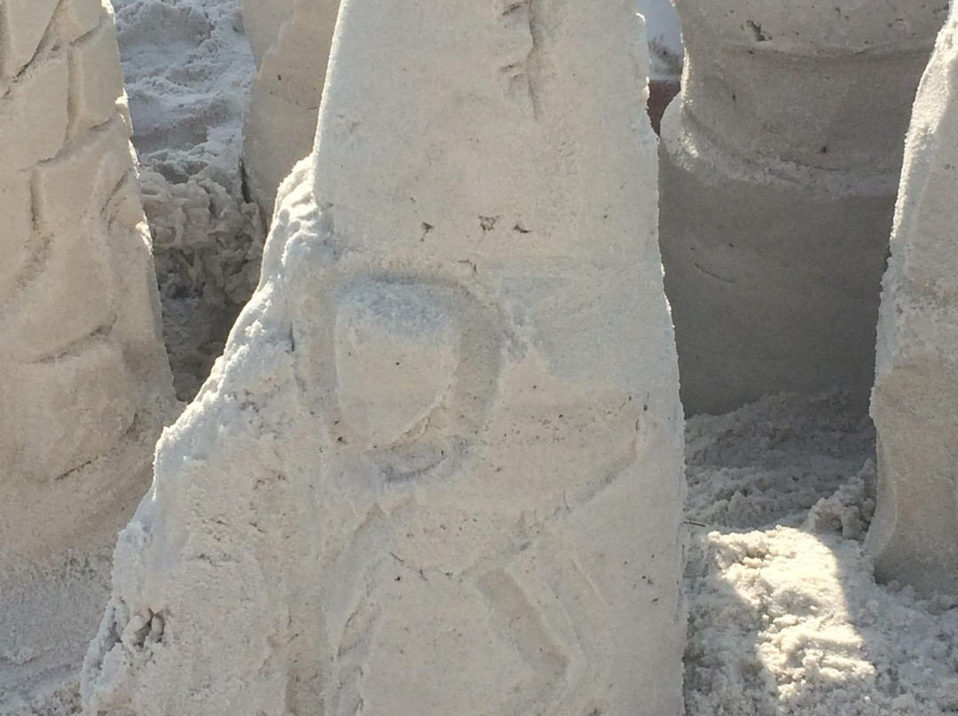 SandCastle Lessons-德斯廷必去景点