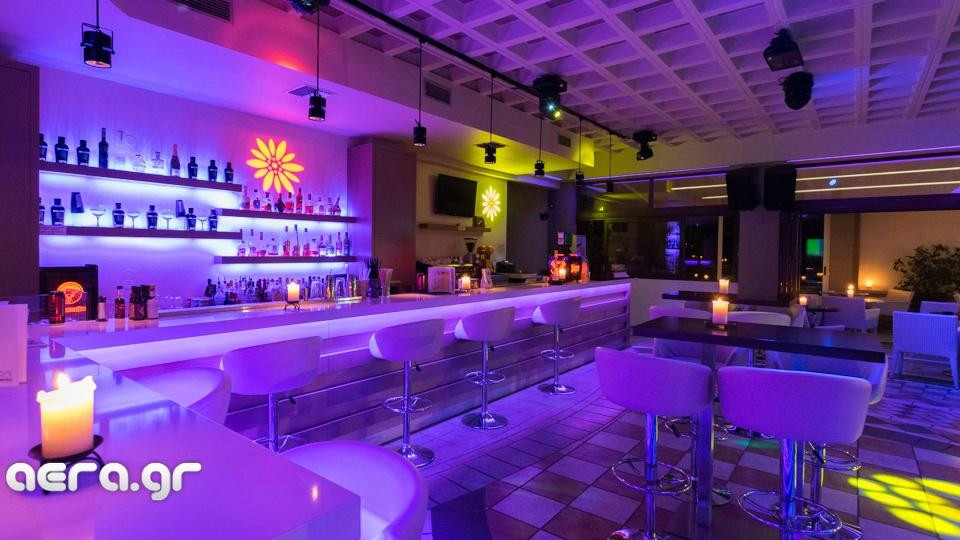 Manteio Cafe Cocktail Bar-Platanias必去景点