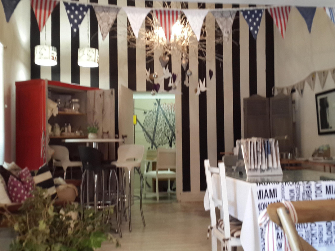 Emantlaneni Guest House主图