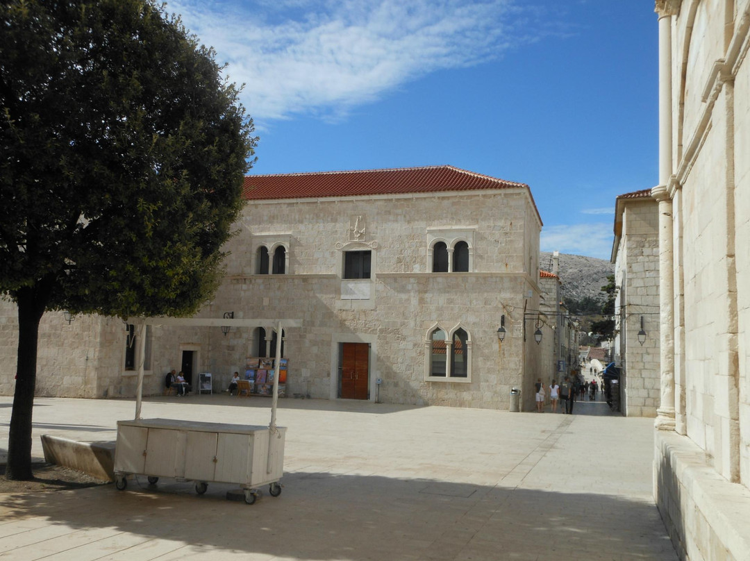 Main Square Trg Kralja Pedra Kresimira IV景点图片