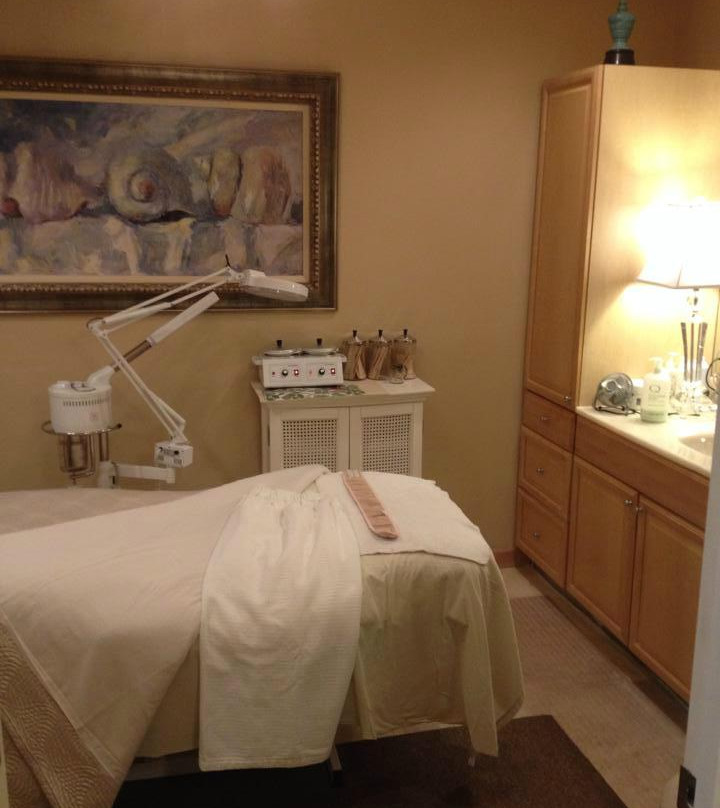 Jacqueline's Salon & Day Spa-特雷热岛必去景点