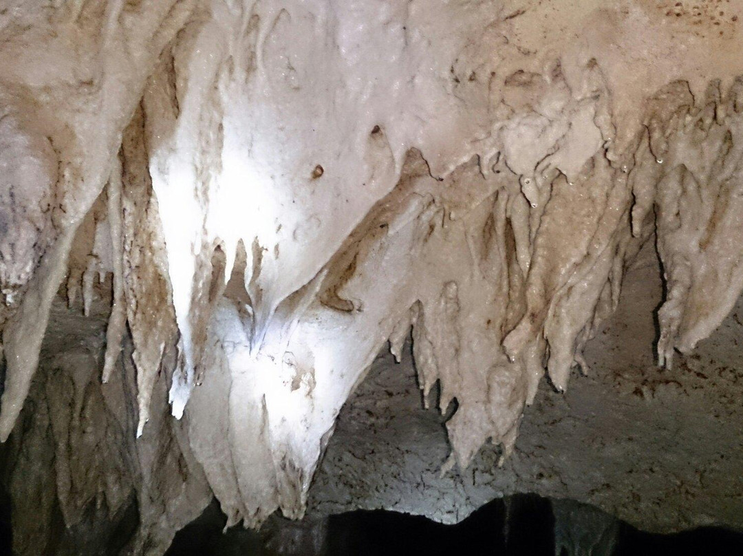 Holy Crystal Cave景点图片