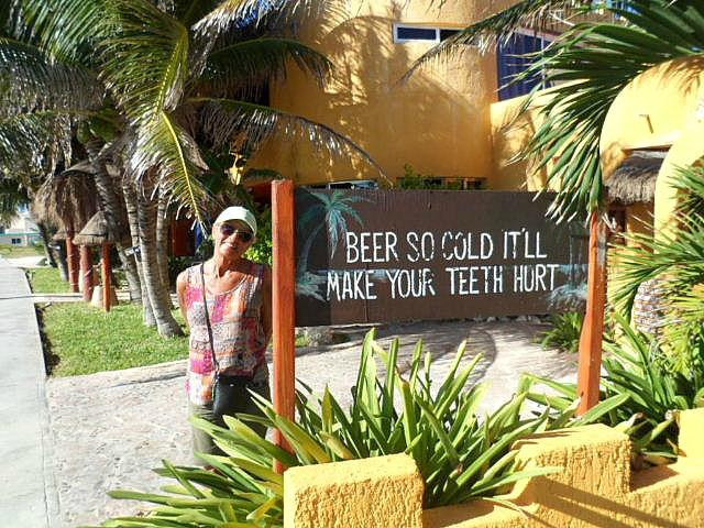 Villa La Bella Oceanfront Swing Bar-女人岛必去景点