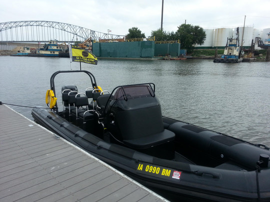 SWAT River Tours-迪比克必去景点