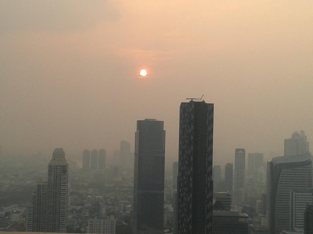 曼谷月亮酒吧-曼谷必去景点
