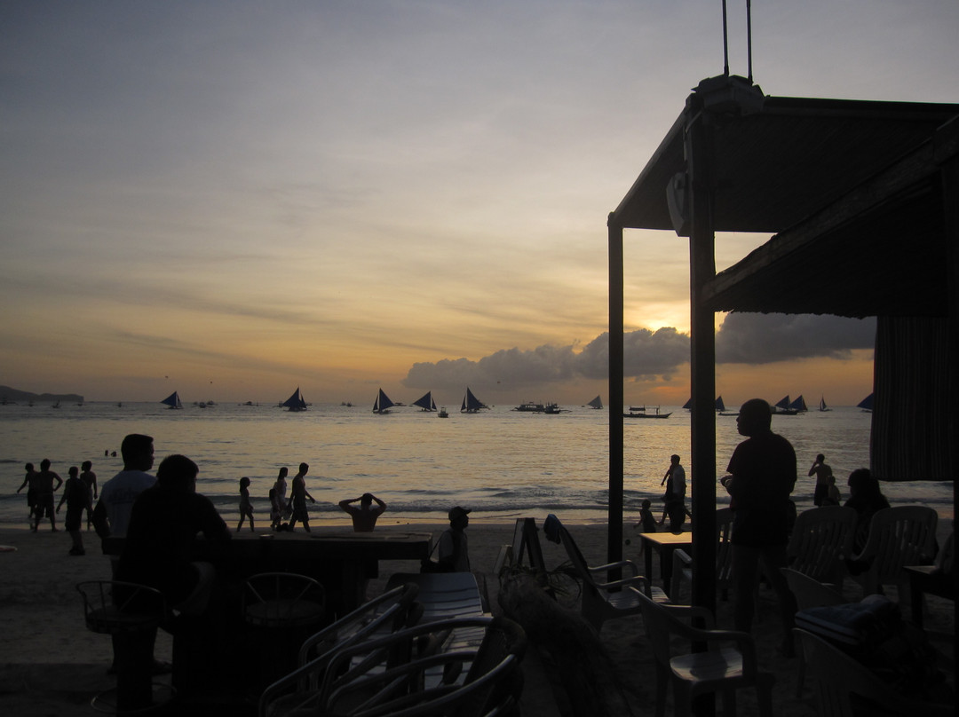 悬崖跳海-长滩岛必去景点