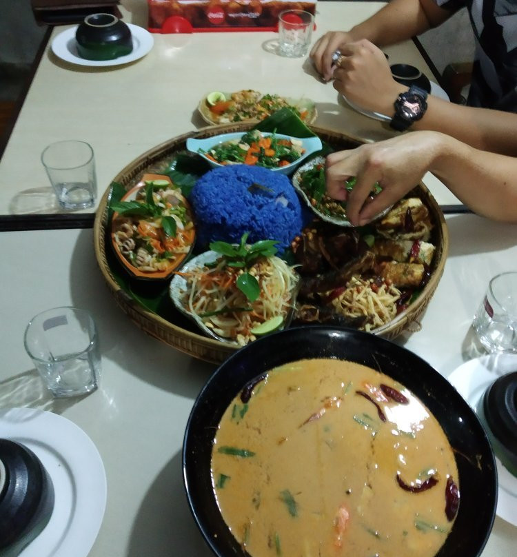 卑谬餐馆和美食-Lucky Plate Thai Food House