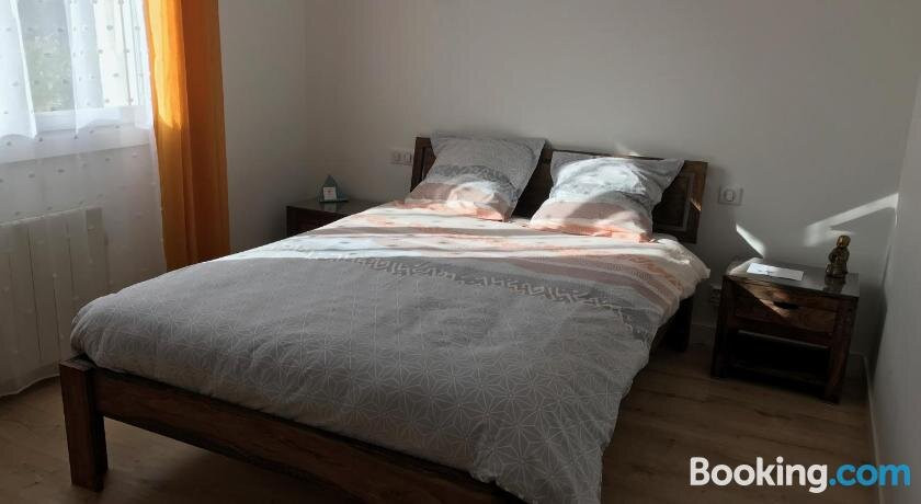 野生罂粟花民宿酒店主图