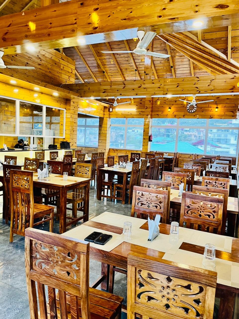 Hotel The Crown-餐饮