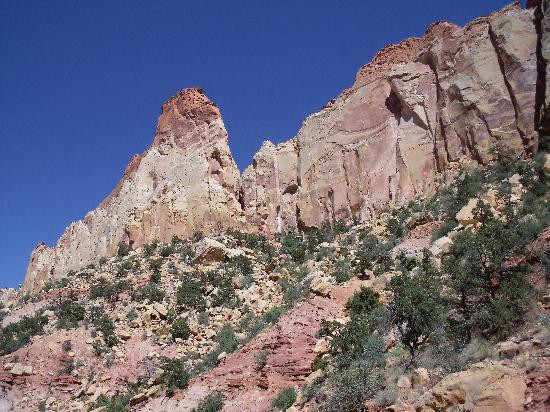 Burr Trail-圆顶礁国家公园必去景点