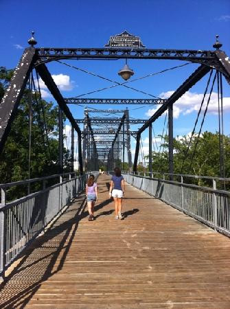 Faust Street Bridge-新布朗费尔斯必去景点