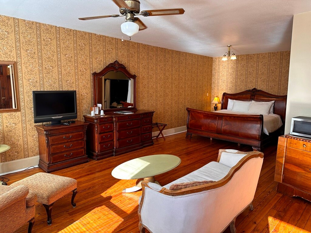 The New Orleans Hotel主图