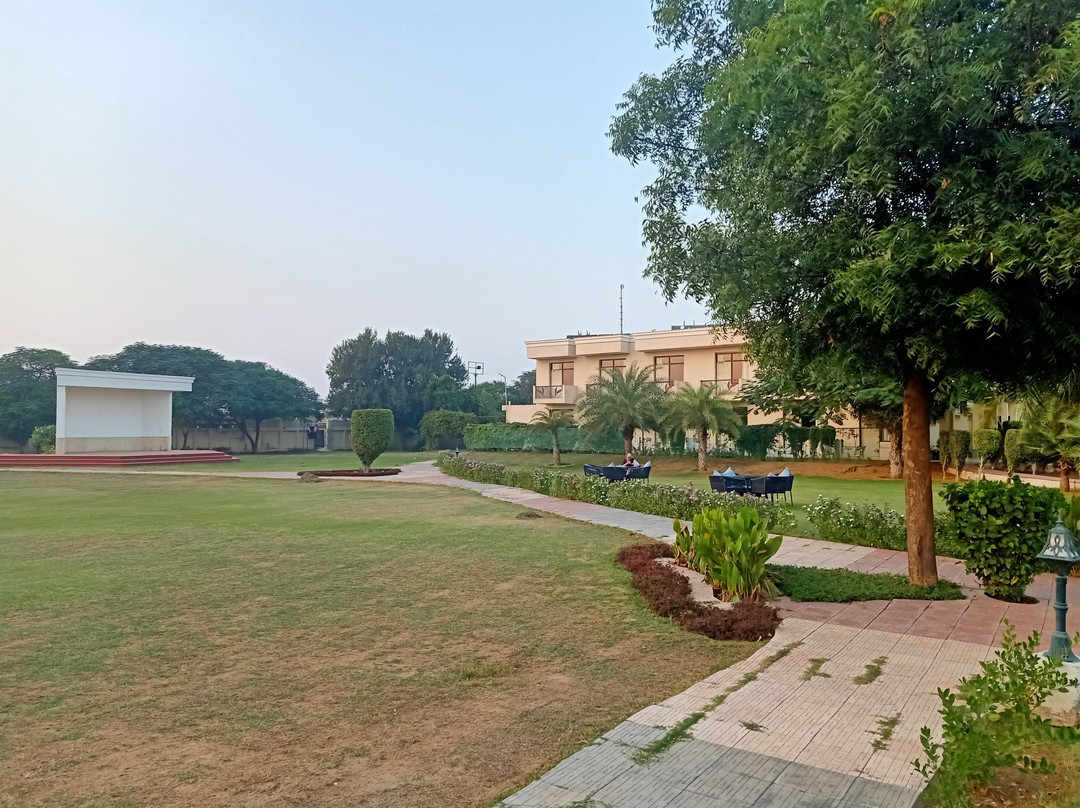 TreeHouse Sunrise Resort & Caravan Park主图