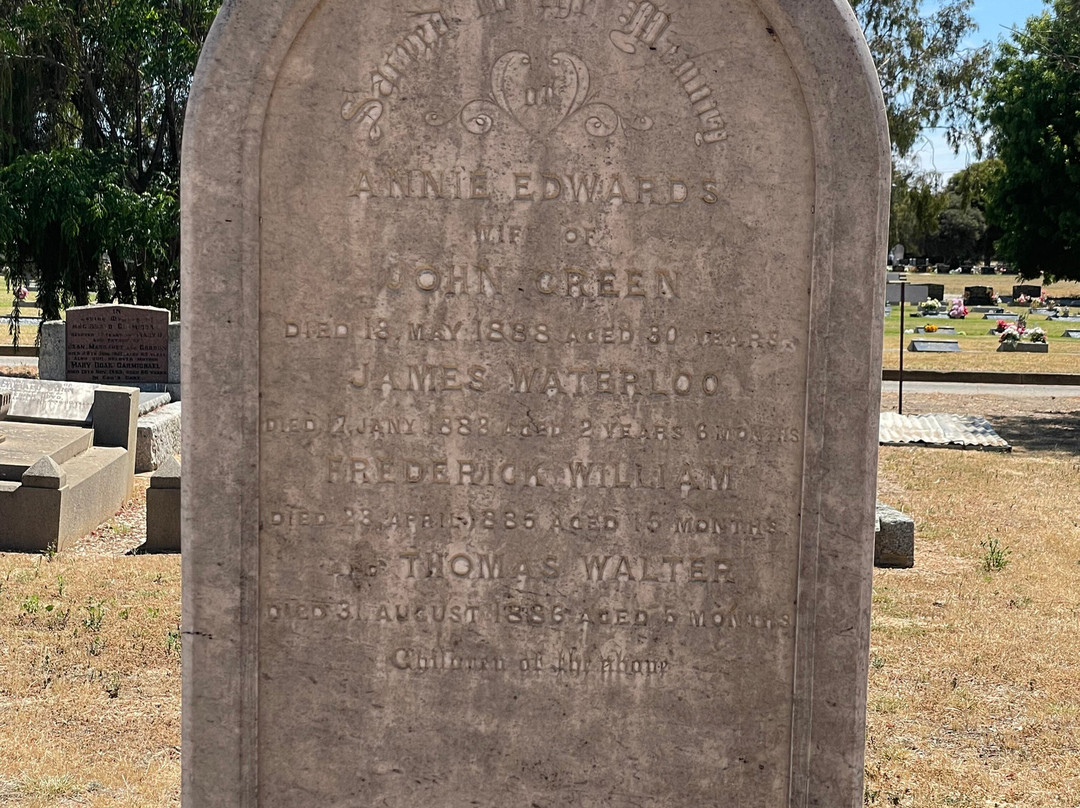 Yarrawonga Cemetery景点图片