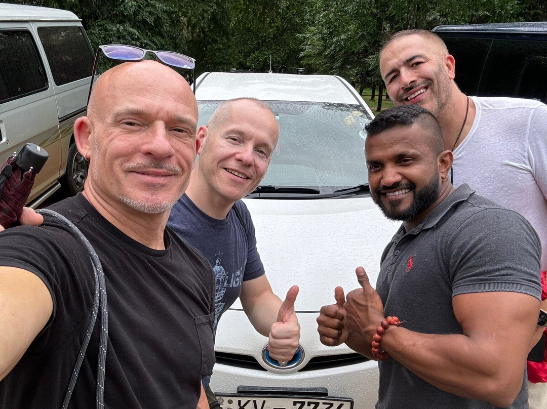 B Super Tours-锡吉里亚必去景点