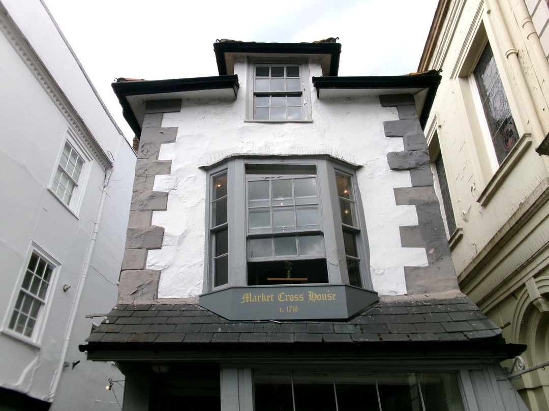The  Crooked House of Windsor