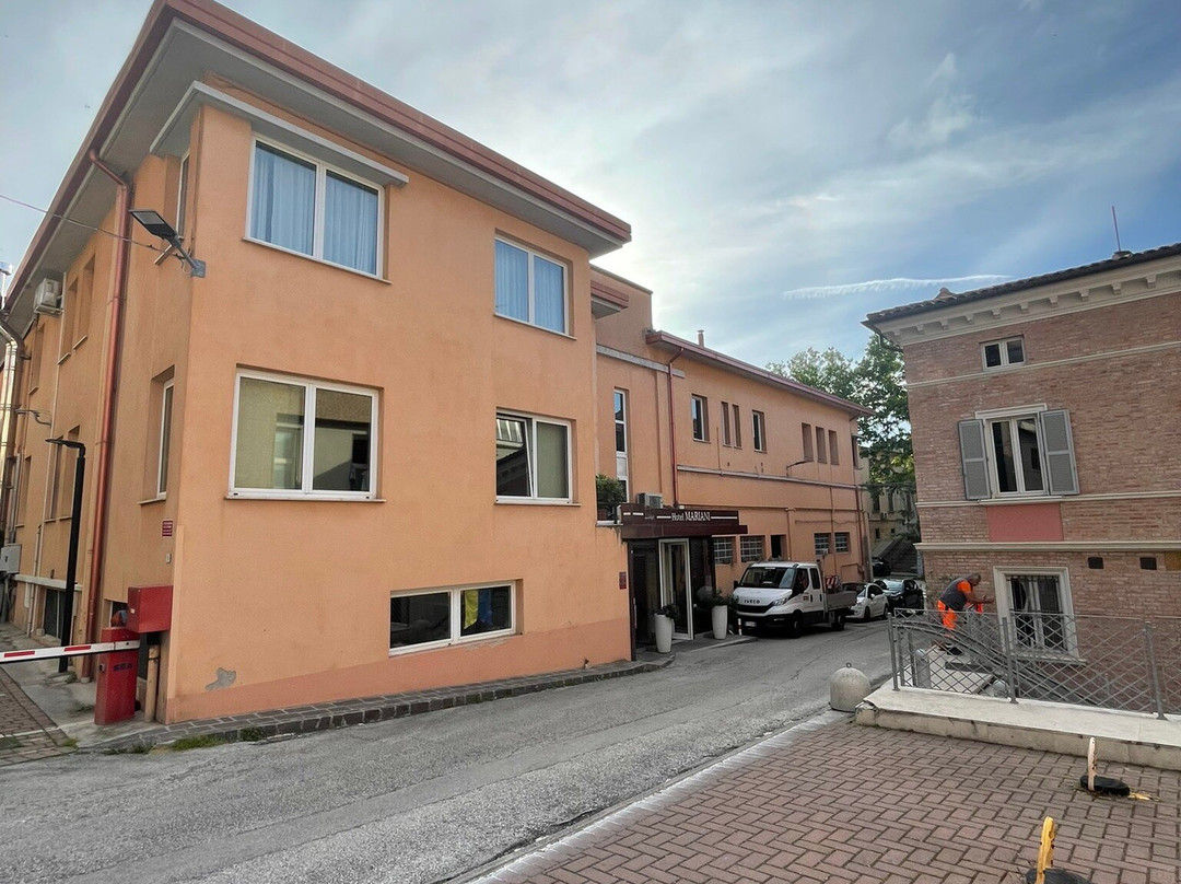 玛瑞安尼酒店主图